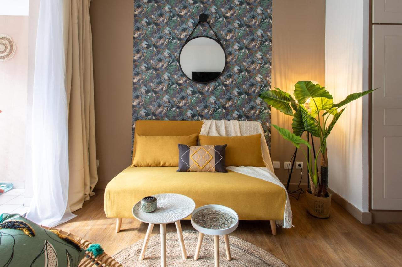 Apartamento C1 Clemenceau Pool Balcony Bath Ac 2mins Walk To